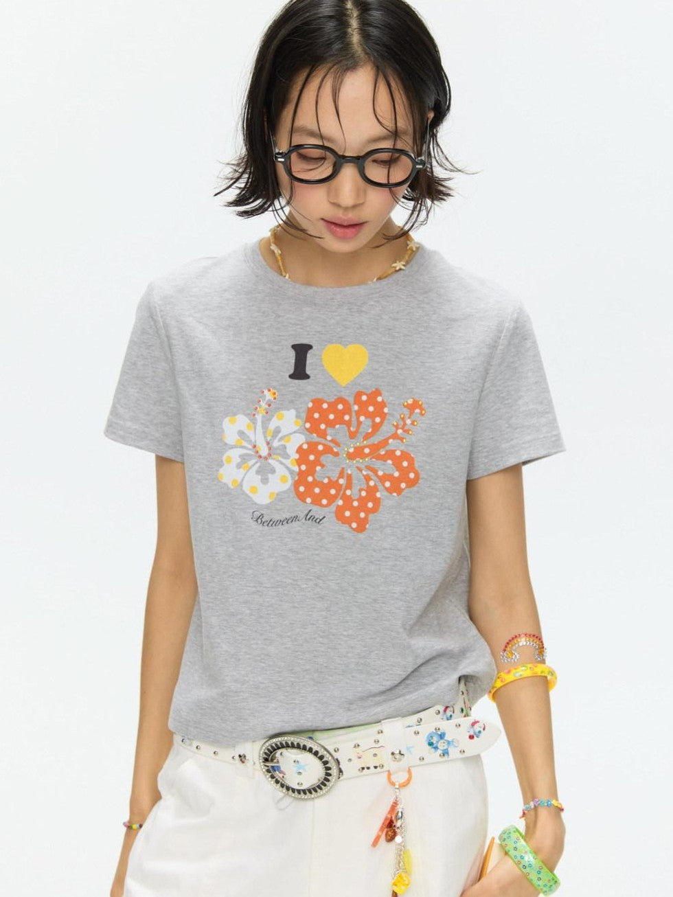 BETWEENAND Two Tone Floral Print Crewneck Short Sleeve Women&