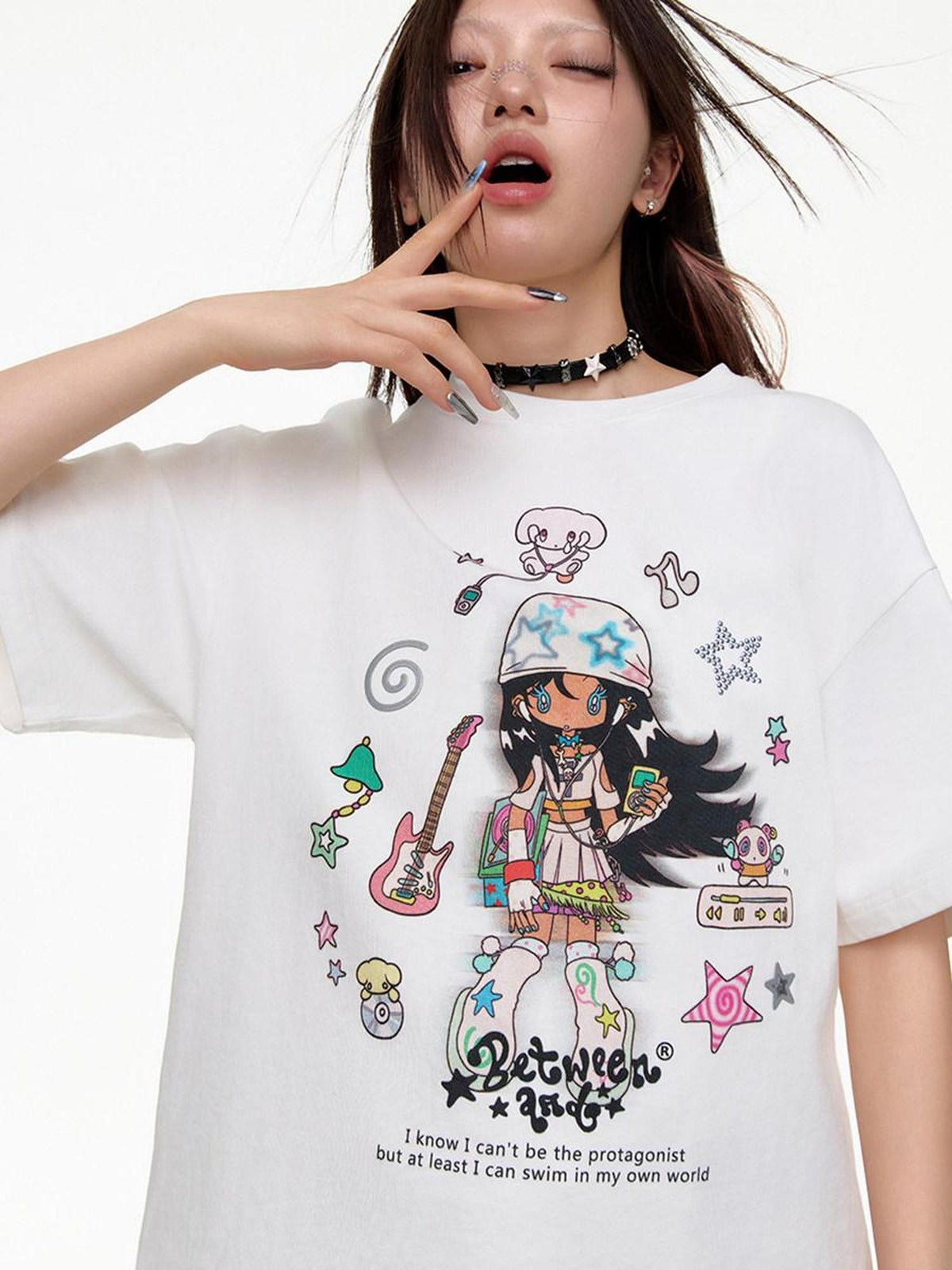 BETWEENAND Two Tone Illustration Print Half High Neck Women&