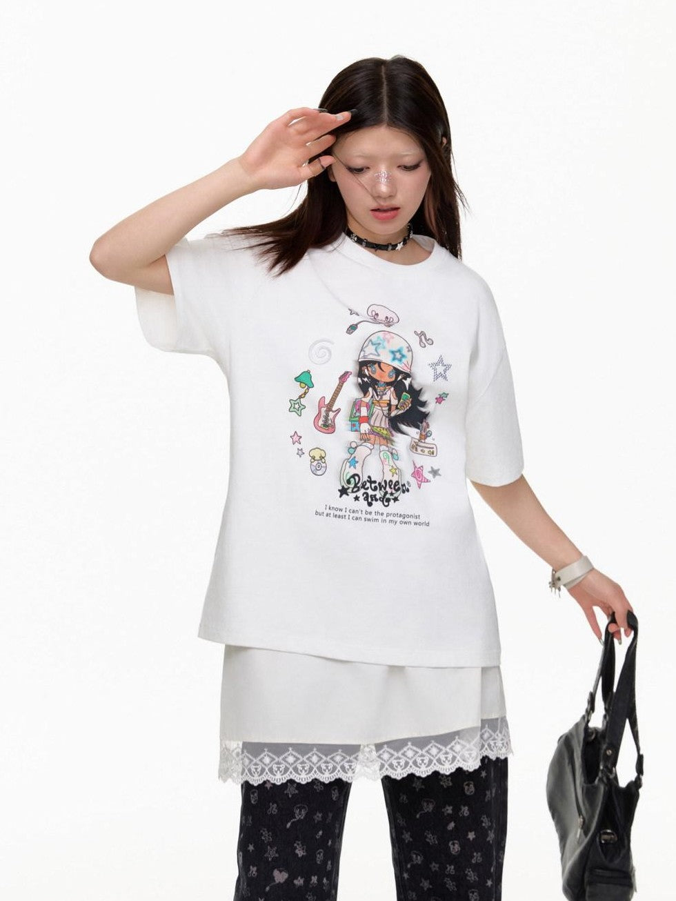 BETWEENAND Two Tone Illustration Print Half High Neck Women&