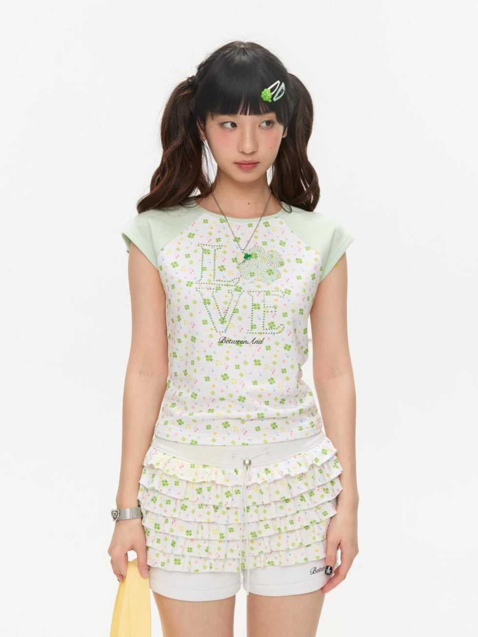 BETWEENAND Vintage Crystal Clover Print Raglan Slim Women&