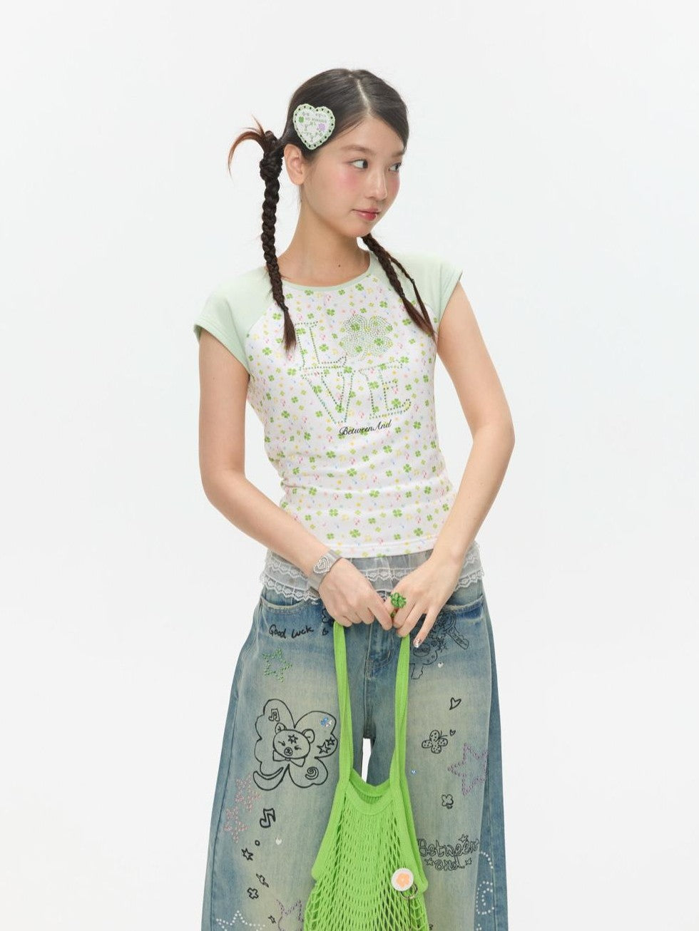 BETWEENAND Vintage Crystal Clover Print Raglan Slim Women&