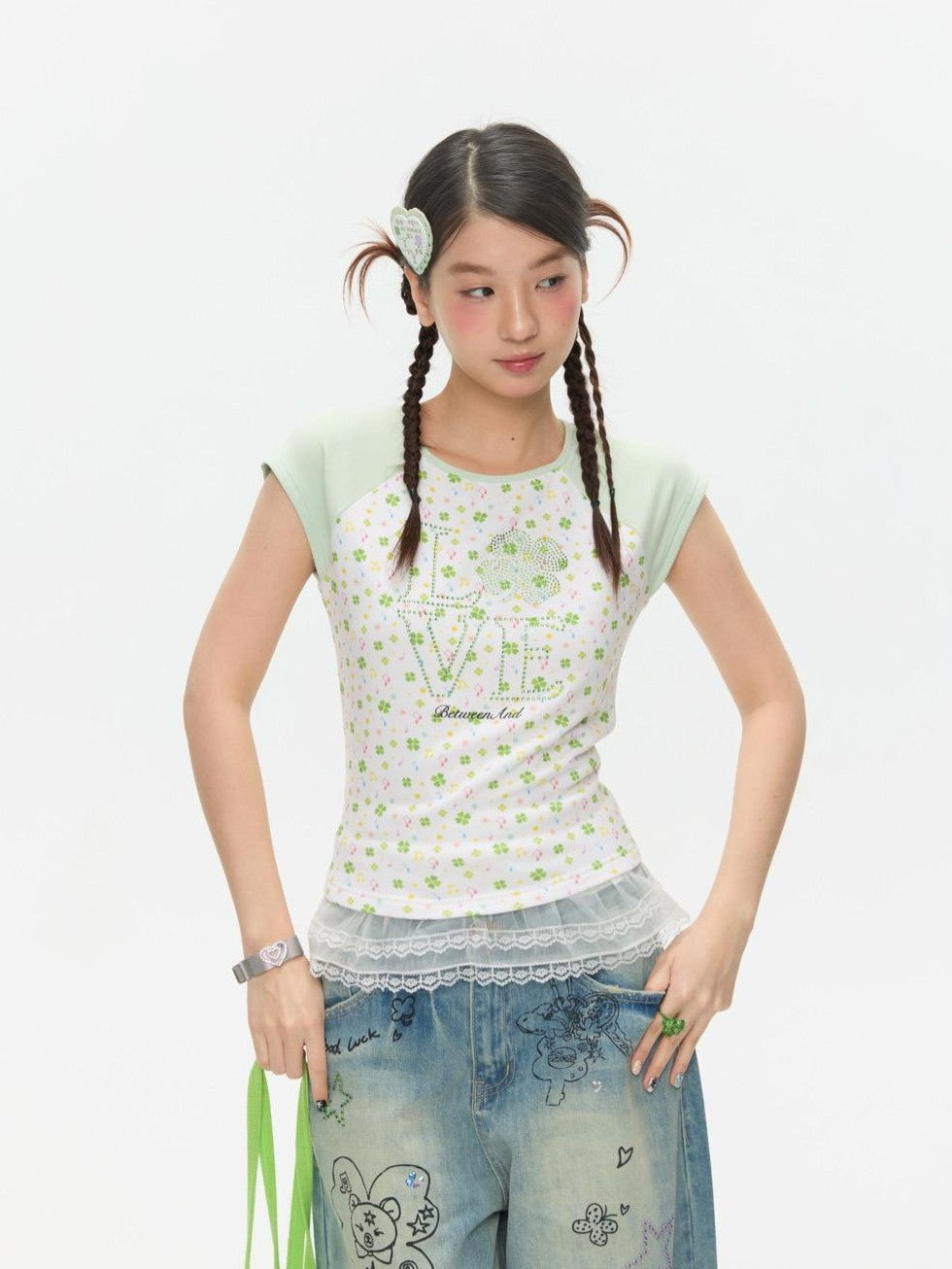BETWEENAND Vintage Crystal Clover Print Raglan Slim Women&