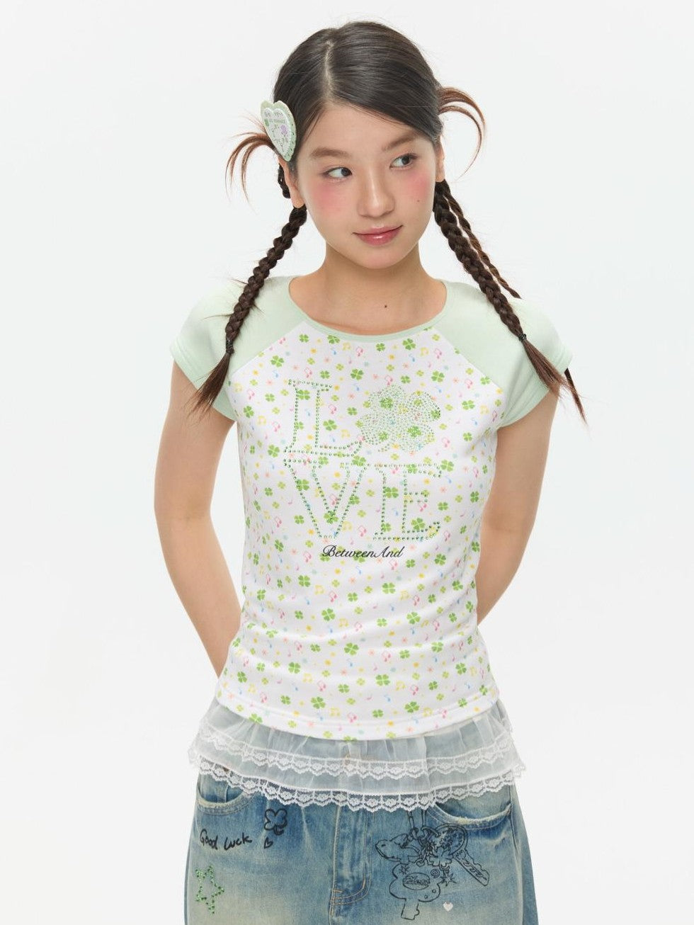 BETWEENAND Vintage Crystal Clover Print Raglan Slim Women&