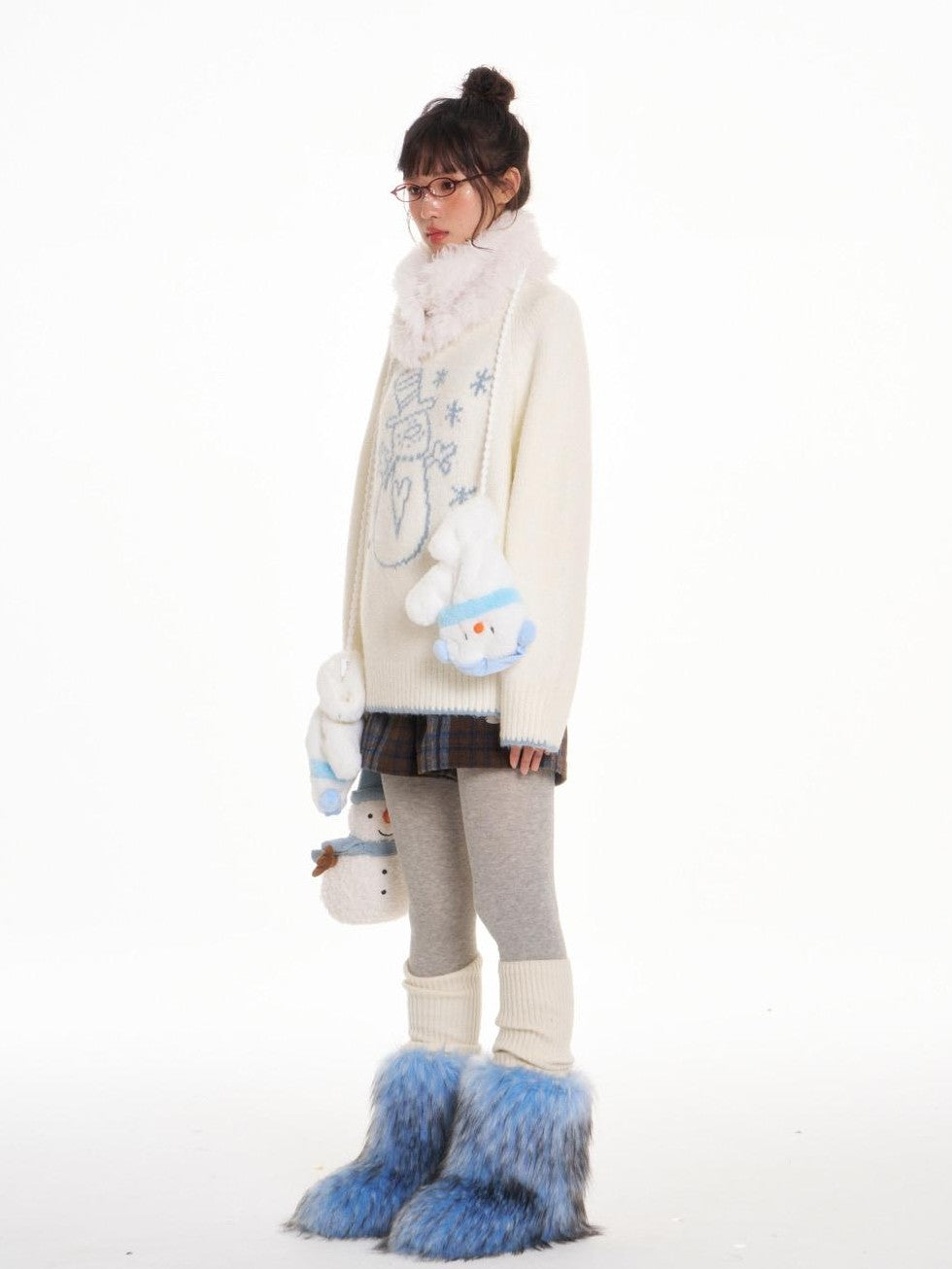 BETWEENAND White Snowman Print Crew Neck Women&