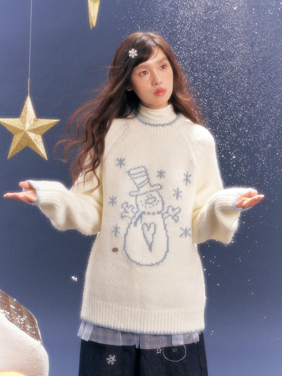 BETWEENAND White Snowman Print Crew Neck Women&