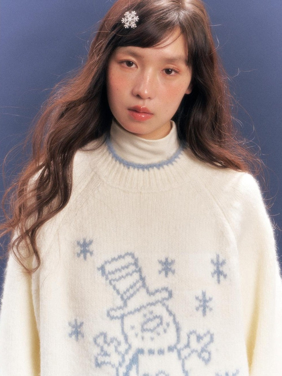 BETWEENAND White Snowman Print Crew Neck Women&