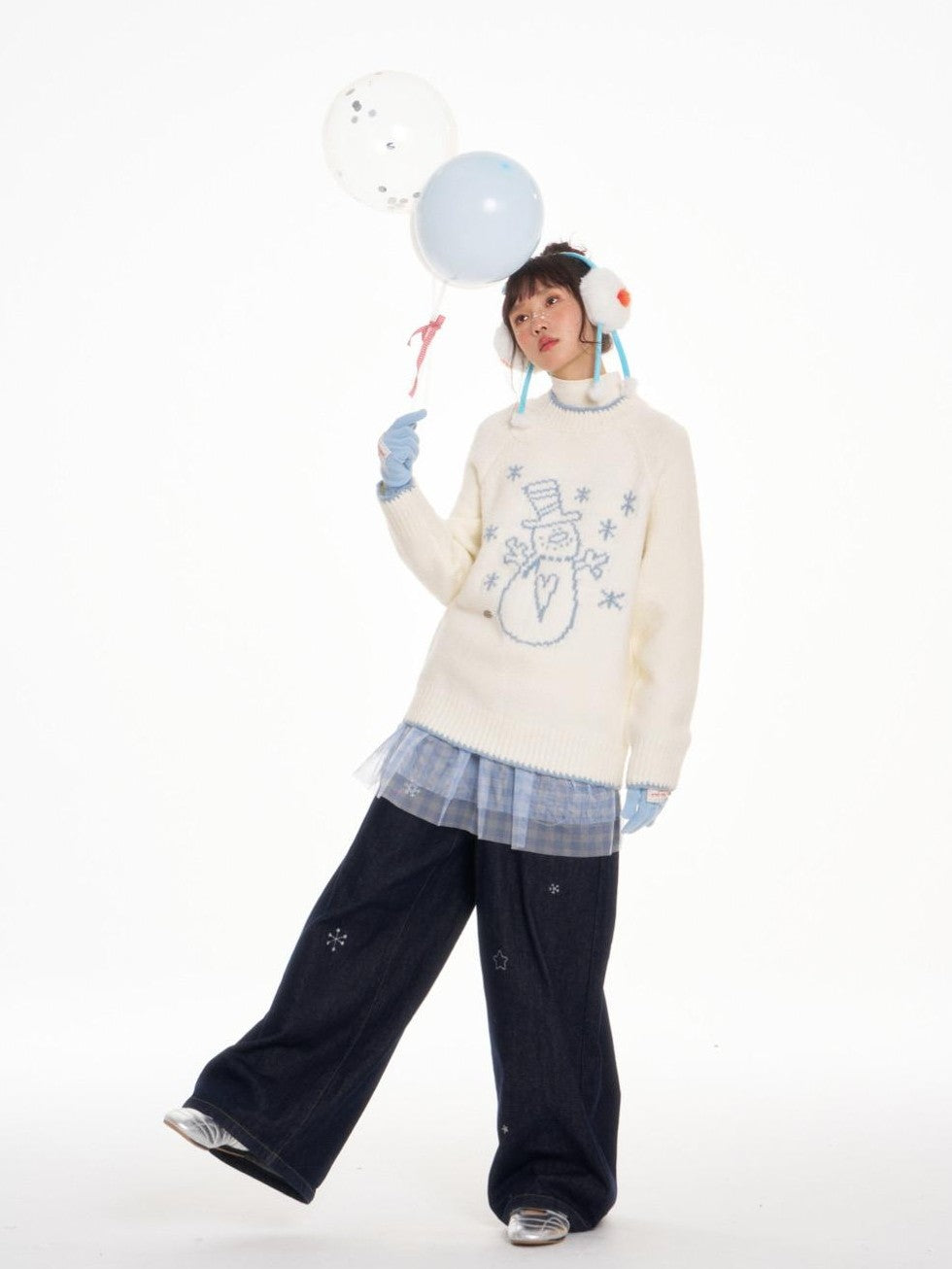 BETWEENAND White Snowman Print Crew Neck Women&