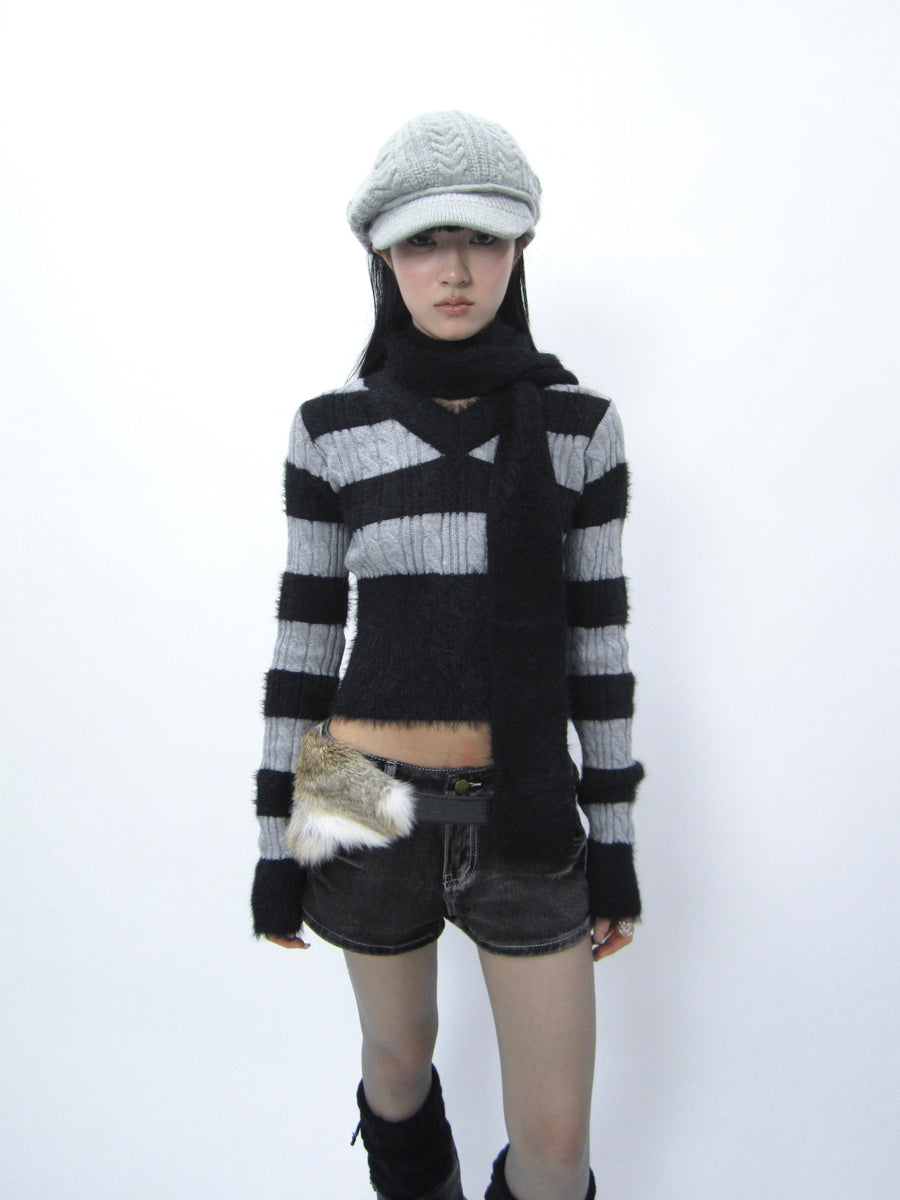 ang project V-neck Striped Knit Sweater Slim Fit Set