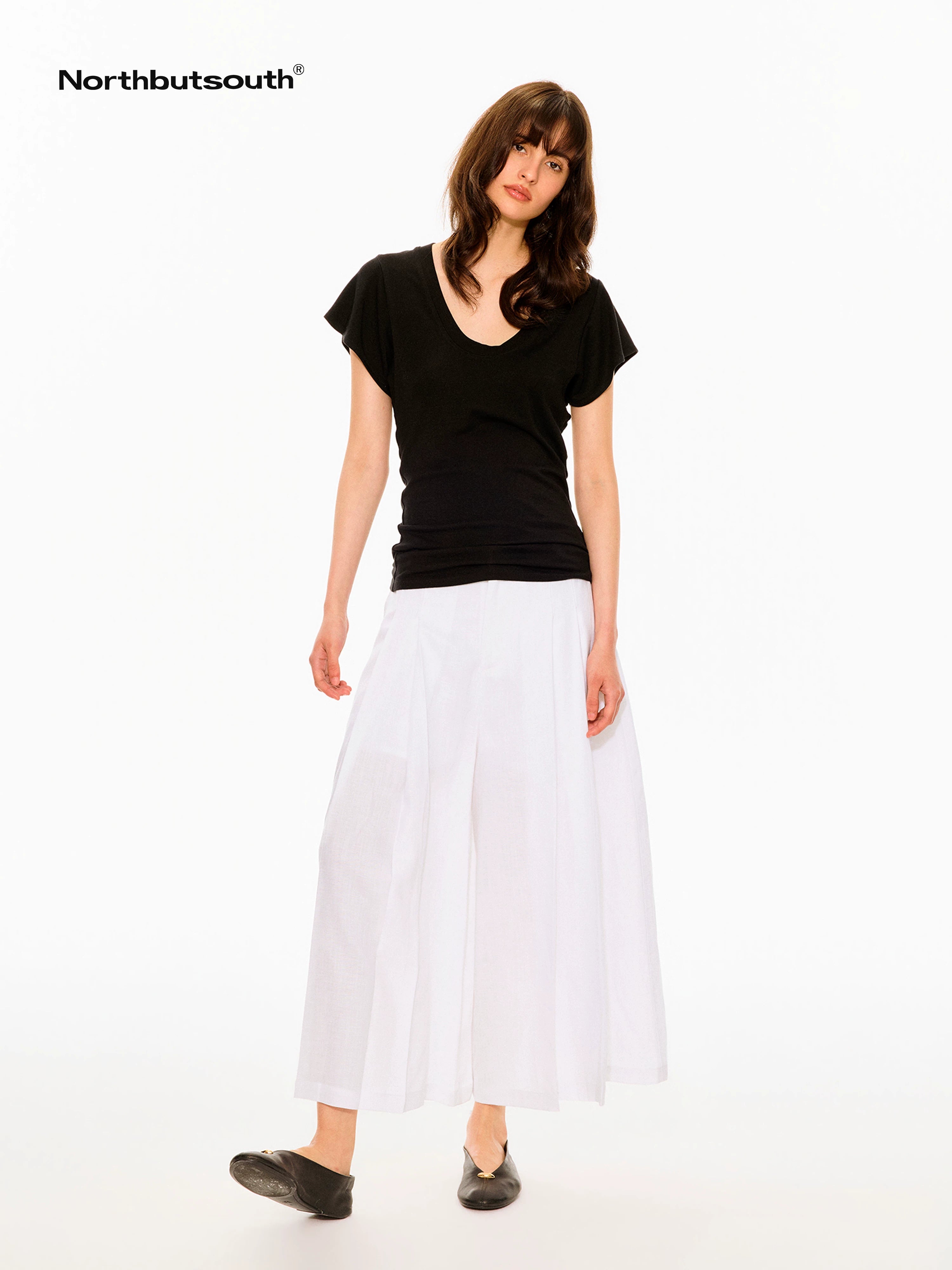 Black And White Double Pleated Relaxed Women&