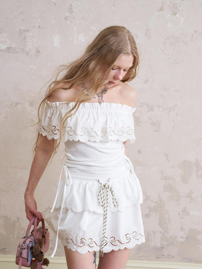 DIDDI MODA Butterfly Lace Wave Hem Crop Top