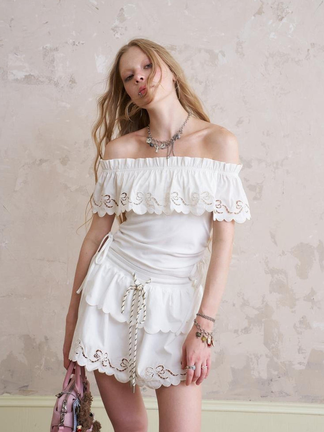 DIDDI MODA Butterfly Lace Wave Hem Crop Top