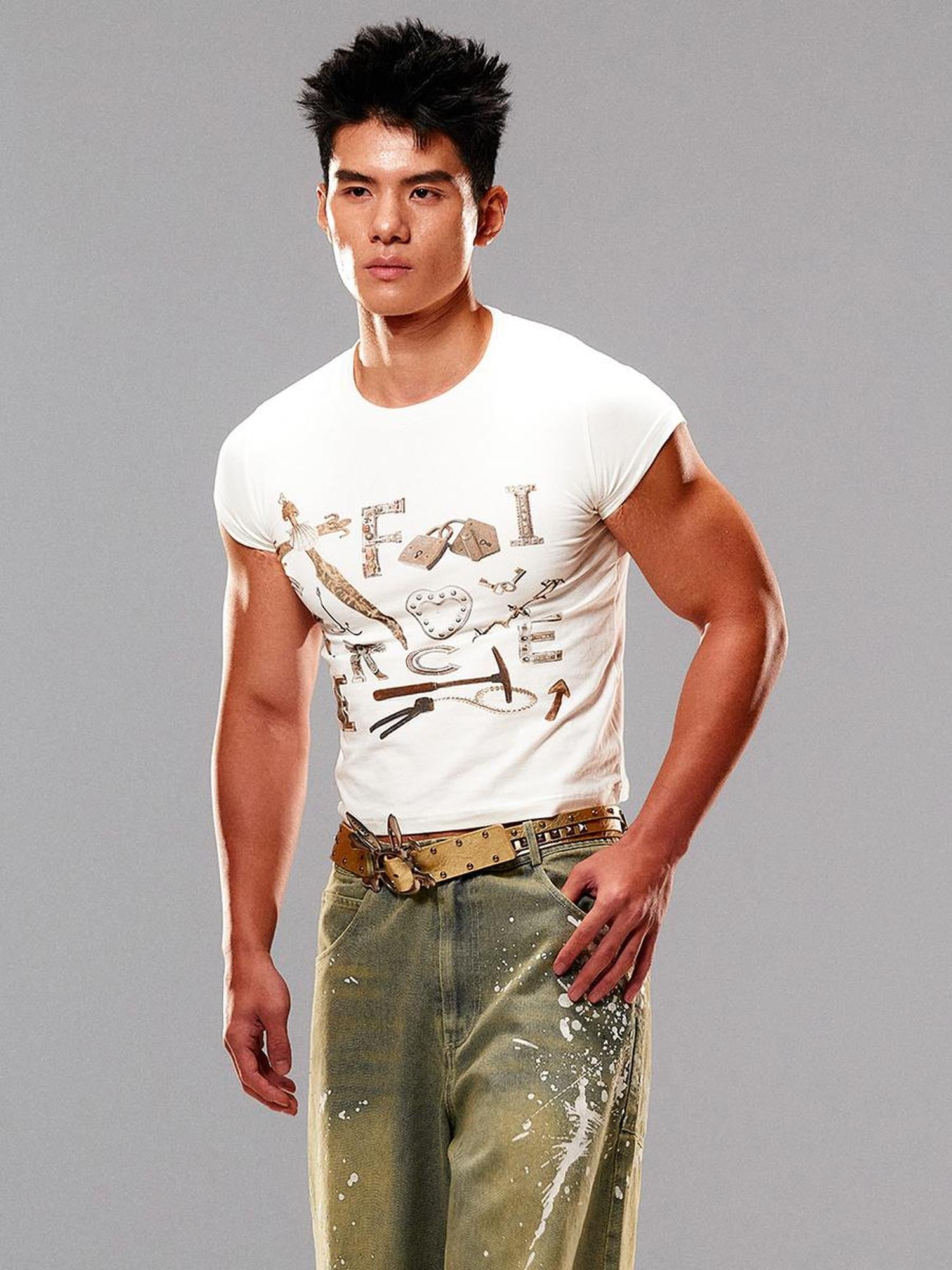 CFIERCE CFIERCE Weapon Print Tee Model Fitting Care Guide V-neck T-shirt Long-Sleeve