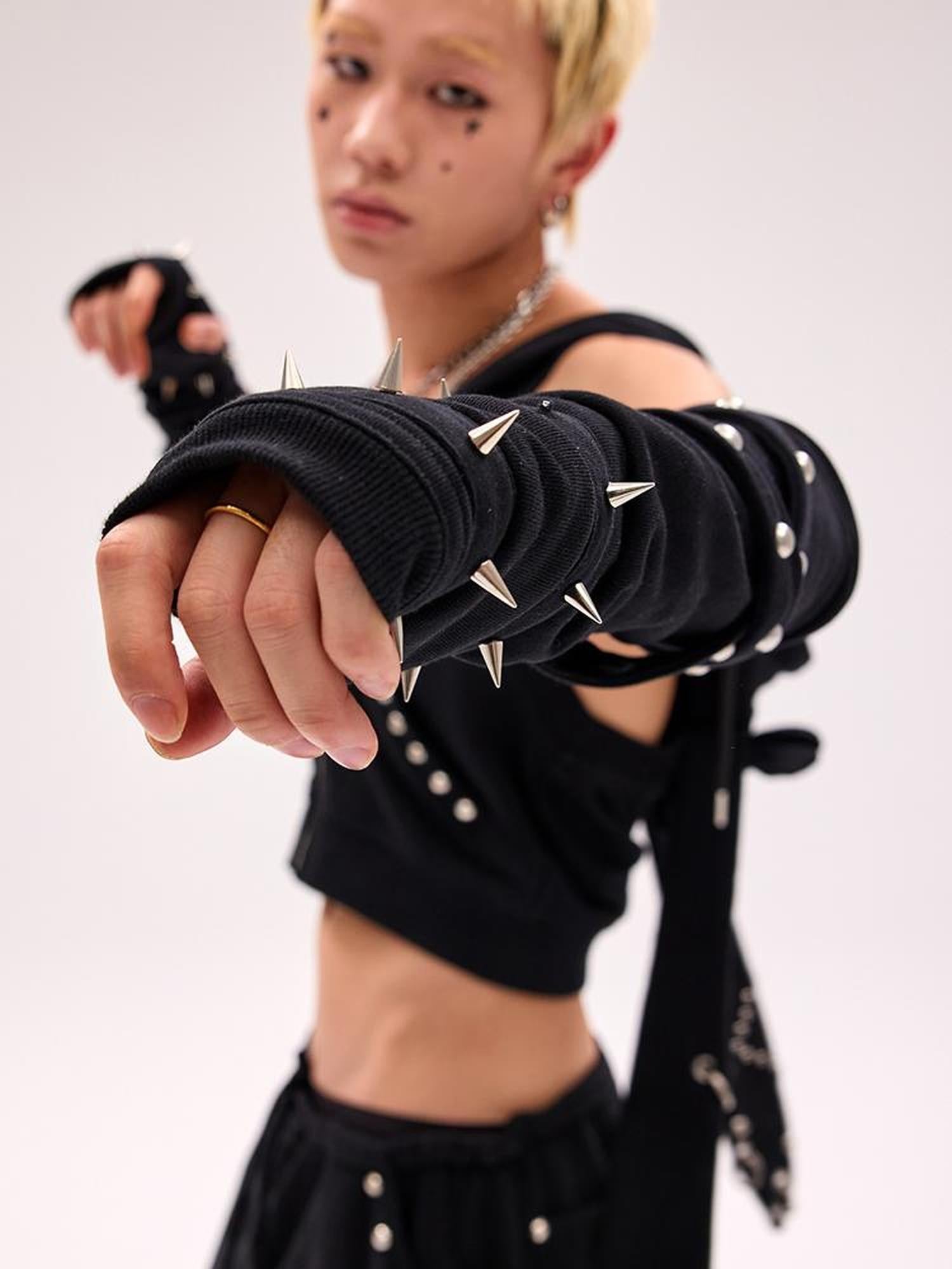 CFIERCE Rivet Trimmed Gloves