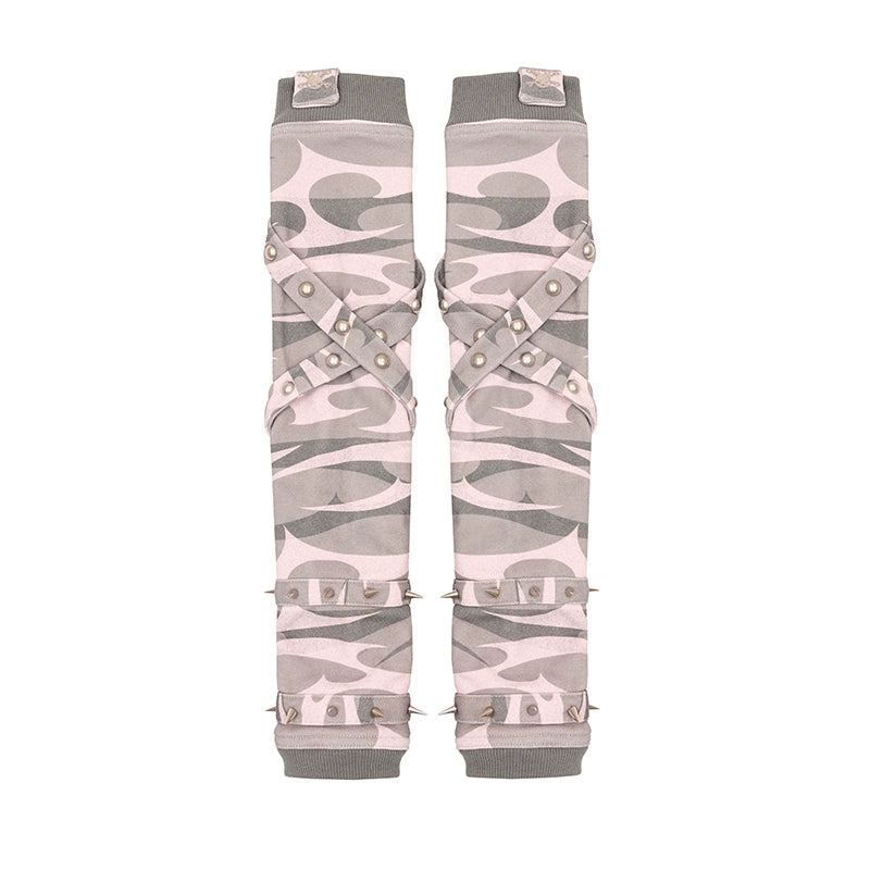 CFIERCE_Rivet_Trimmed_Gloves_MISSTT