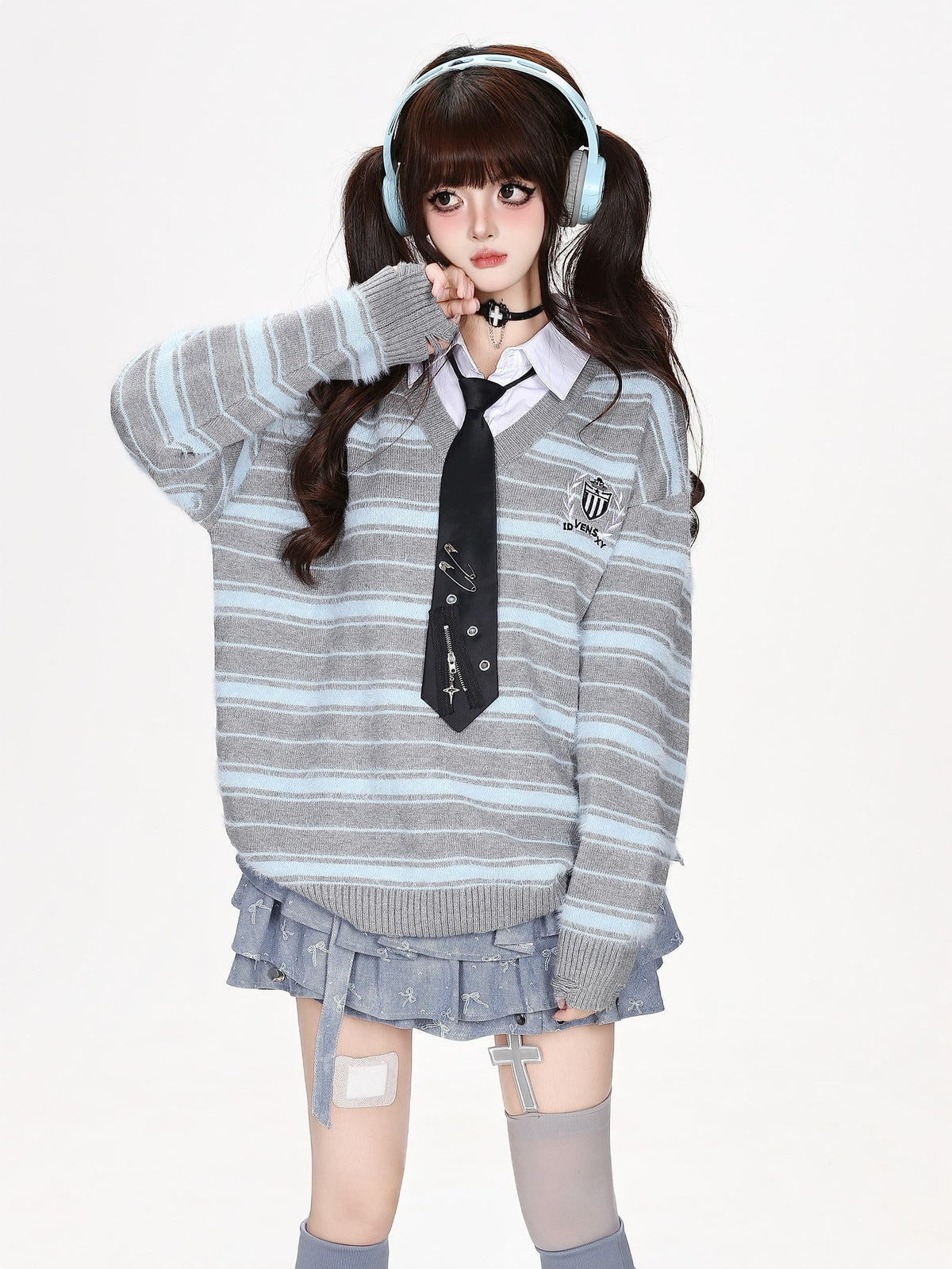 CRAZYGIRL Striped V-neck Fake Two Piece Loose Pullover Women&