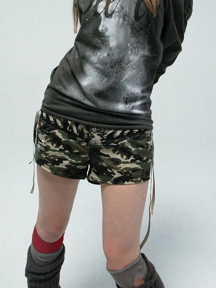 Camouflage Low-Rise Hot Shorts with Metal Buckle  Tie