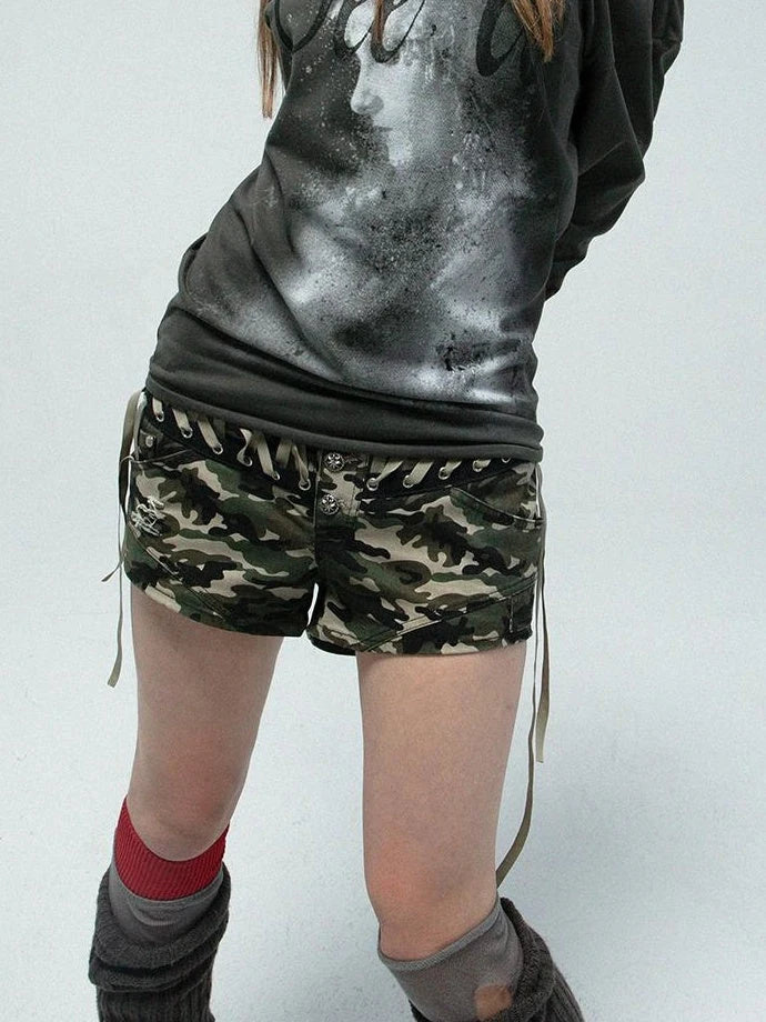 Camouflage Low-Rise Hot Shorts With Metal Buckle &amp; Tie