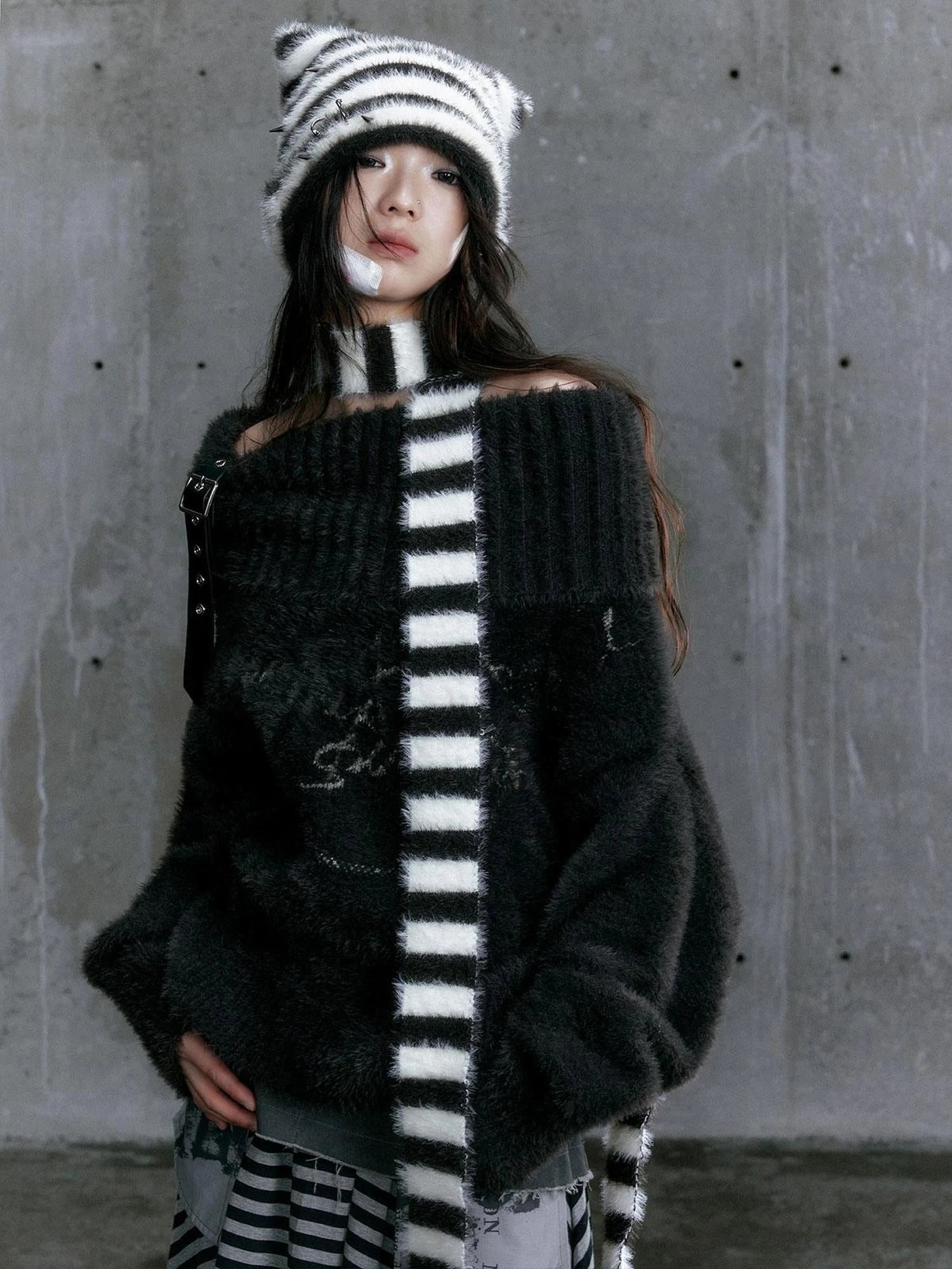 Chain Jacquard Detachable Belt Punk Collar Loose Sweater