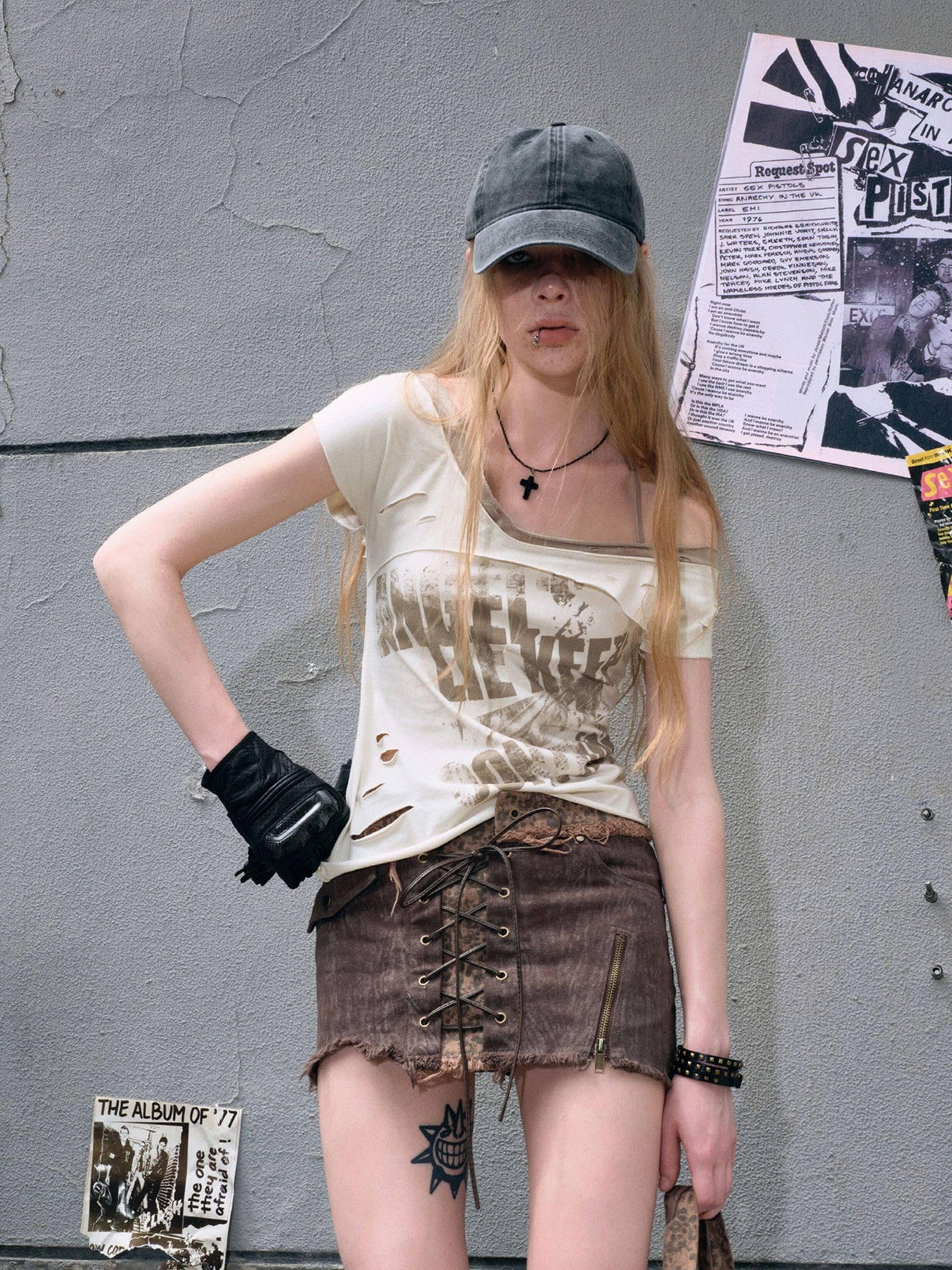 Cest Nous Frayed Asymmetric Graffiti V-neck Women&