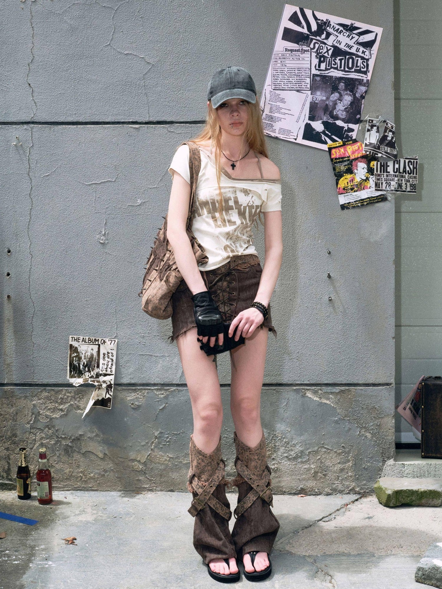 Cest Nous Frayed Asymmetric Graffiti V-neck Women&