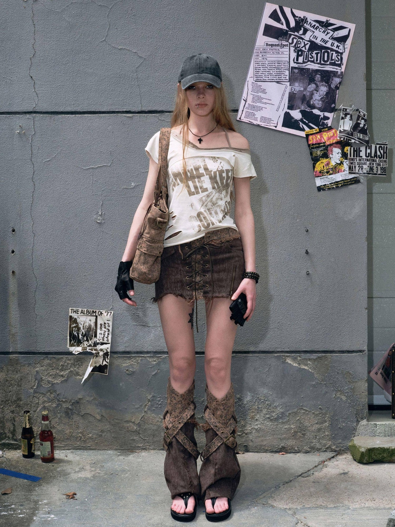 Cest Nous Frayed Asymmetric Graffiti V-neck Women&