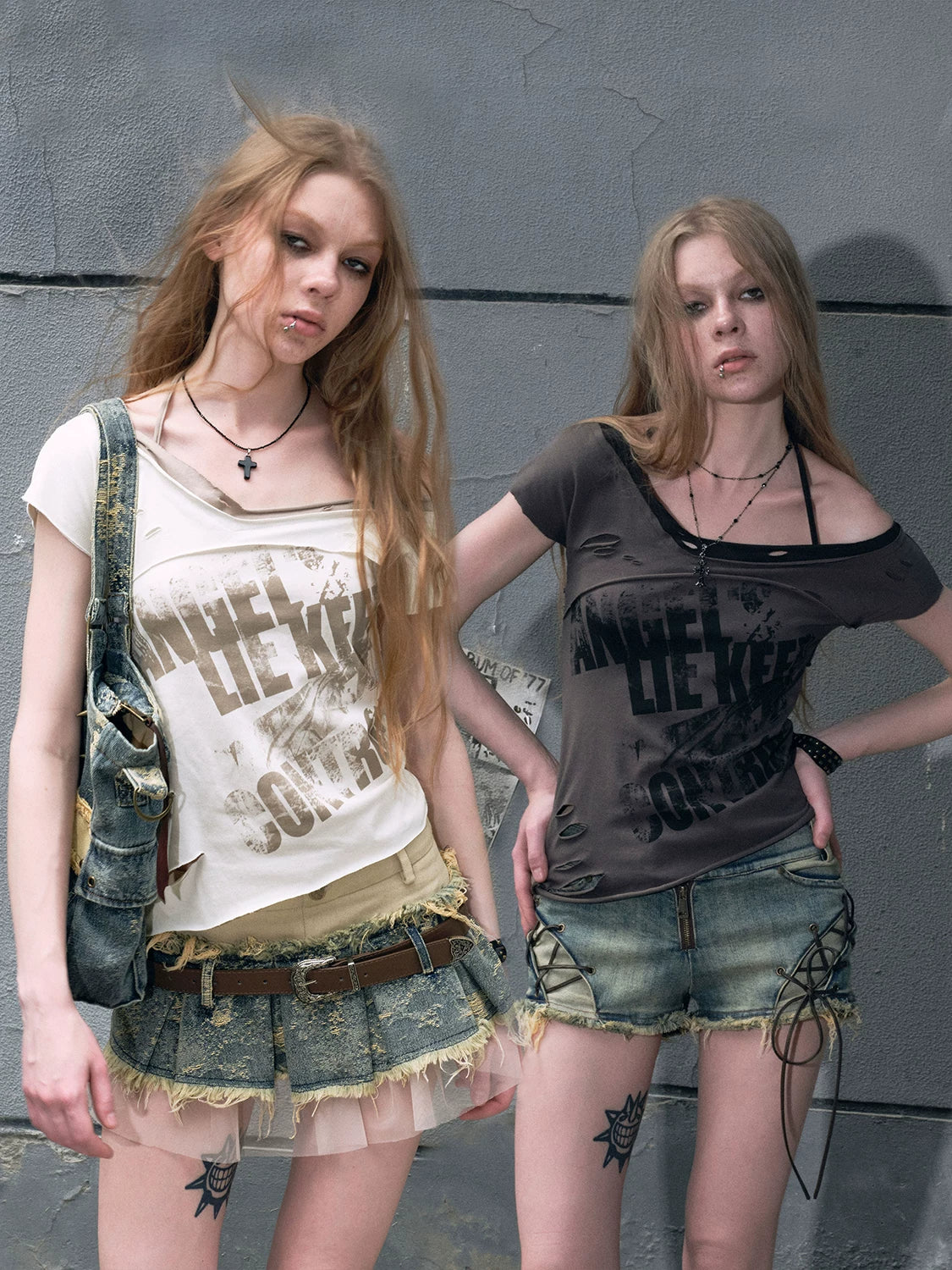 Cest Nous Frayed Asymmetric Graffiti V-neck Women&