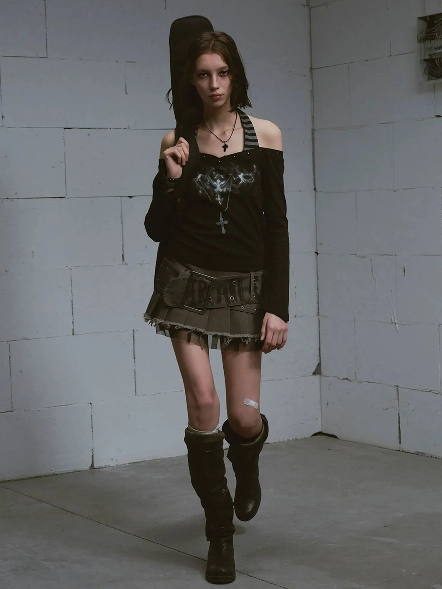 Chinese Clothing Cest Nous Update Punk Studded Off Shoulder Graphic Top