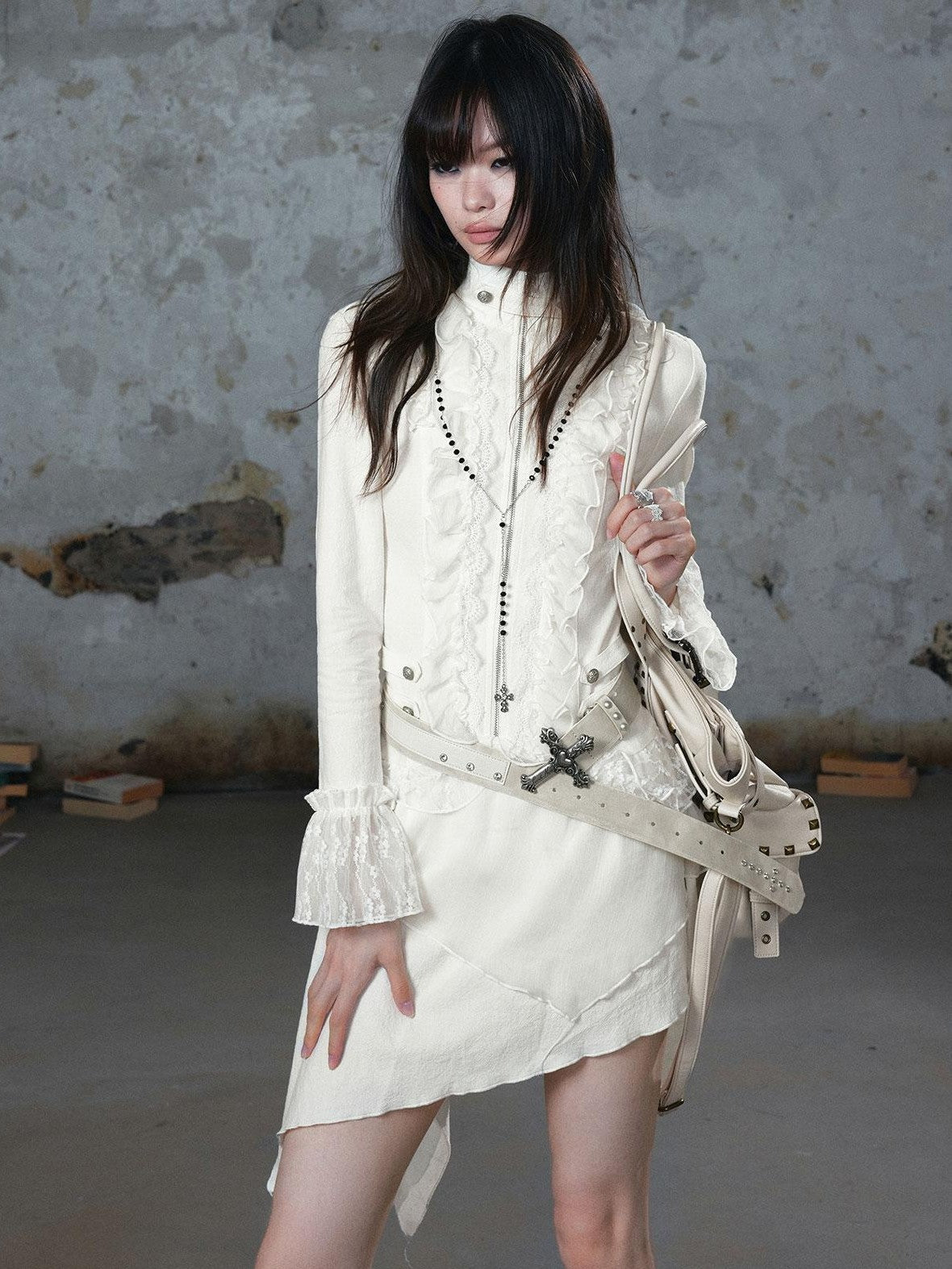 Cest Nous Vintage Court Cross Buckle Rivet Spliced Women&