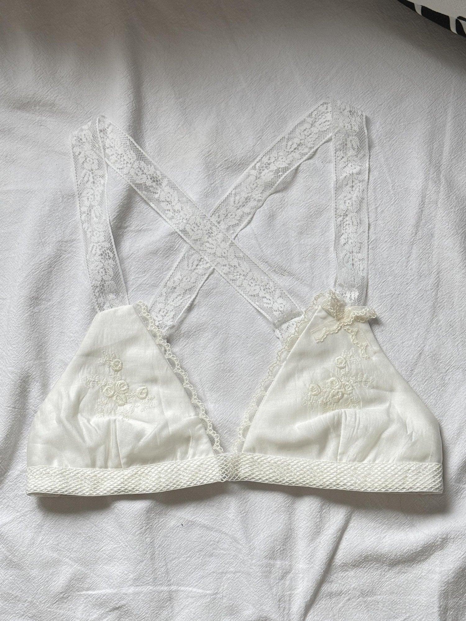 Chipchipshop Ivory Lace Cross Front Adjustable Straps Women&