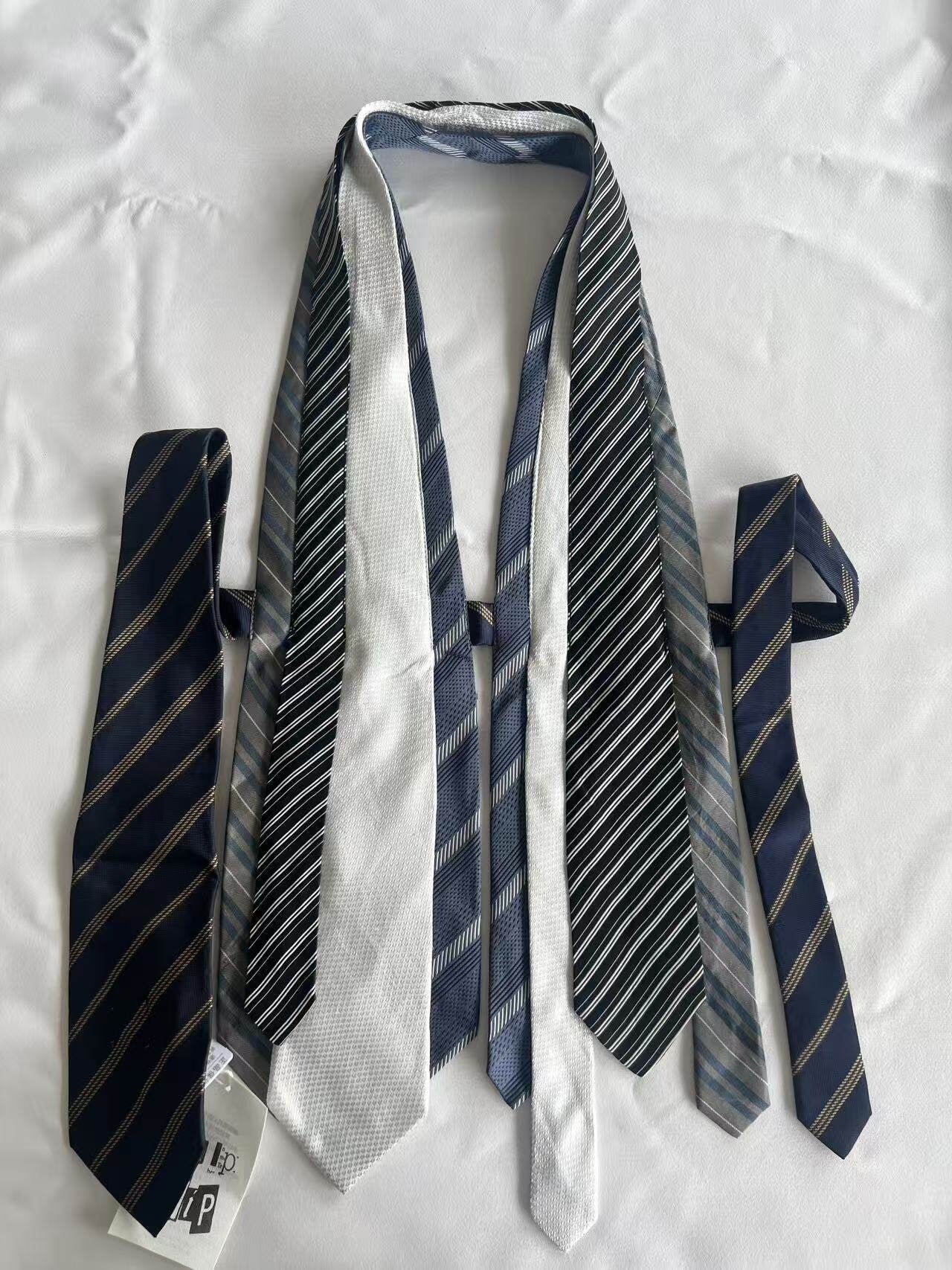 Chipchipshop_Original_Vintage_Tie_Detail_V-neck_Unique_Print_One_Of_A_Kind_Women&