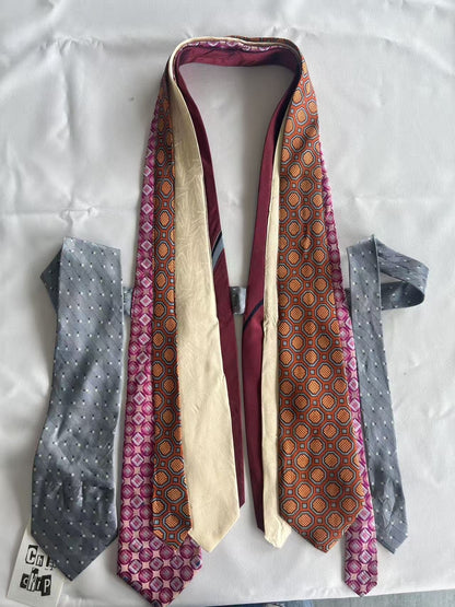 Chipchipshop_Original_Vintage_Tie_Detail_V-neck_Unique_Print_One_Of_A_Kind_Women&