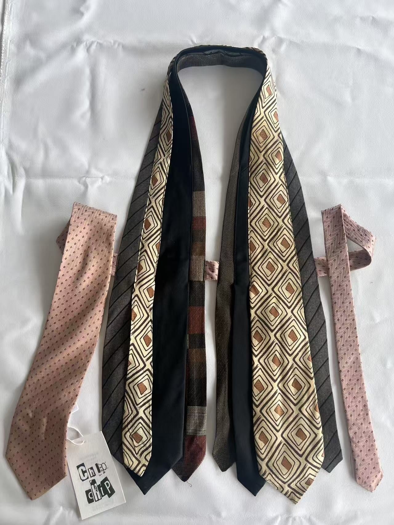 Chipchipshop_Original_Vintage_Tie_Detail_V-neck_Unique_Print_One_Of_A_Kind_Women&