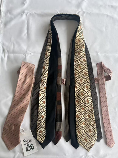 Chipchipshop_Original_Vintage_Tie_Detail_V-neck_Unique_Print_One_Of_A_Kind_Women&