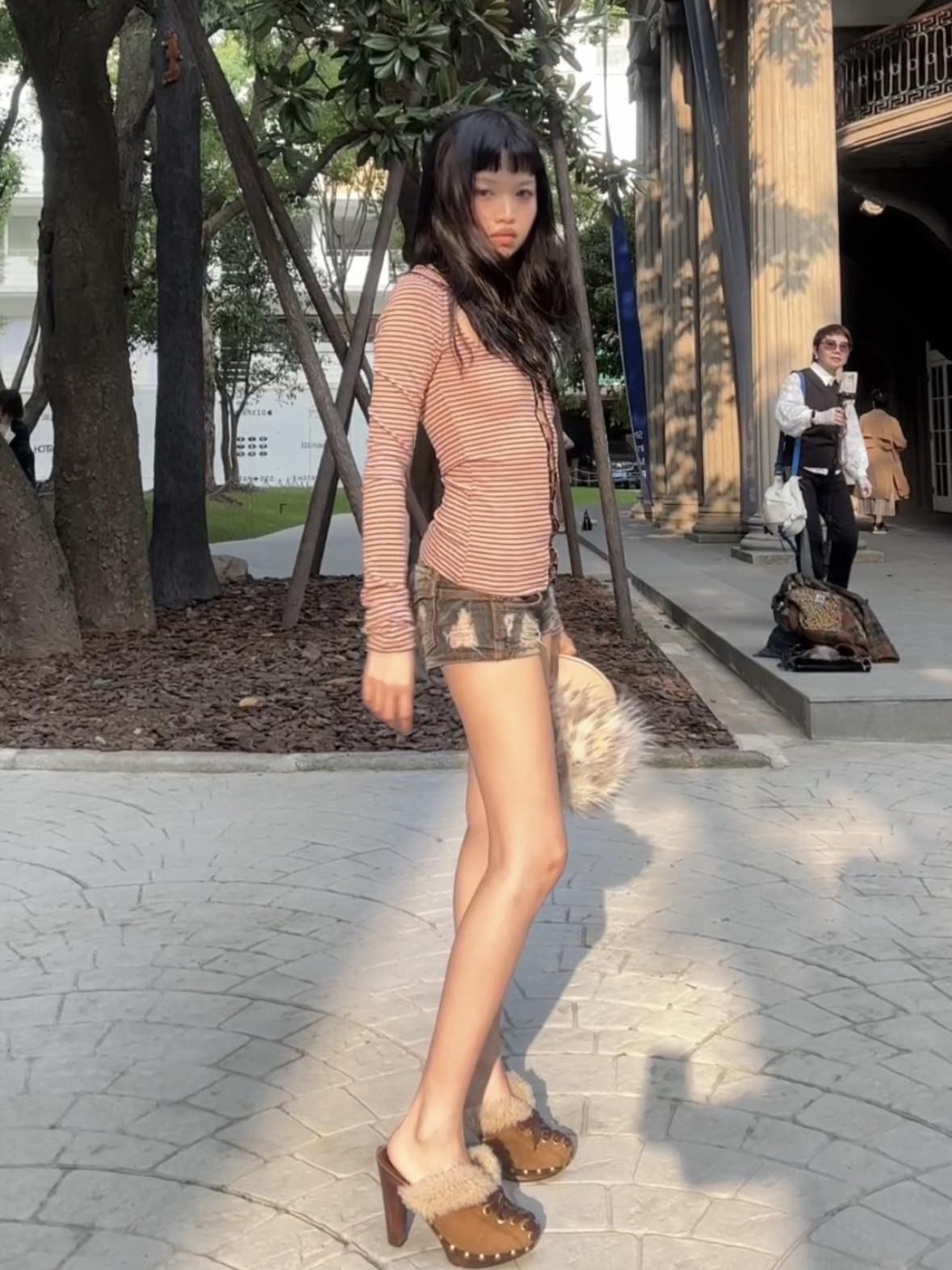Chipchipshop Pink Brown Striped Cutout Wide Neck Punk Women&
