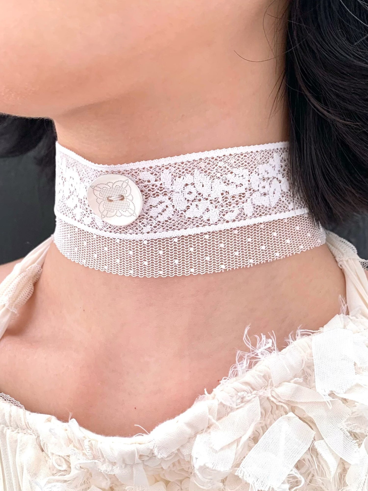 Chipchipshop_Vintage_Lace_Satin_Ribbon_Feather_Accent_Lace_Button_Women&
