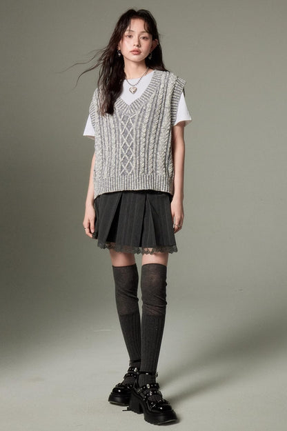 DIDDI MODA Classic Cable Knit V Neck Sweater Vest