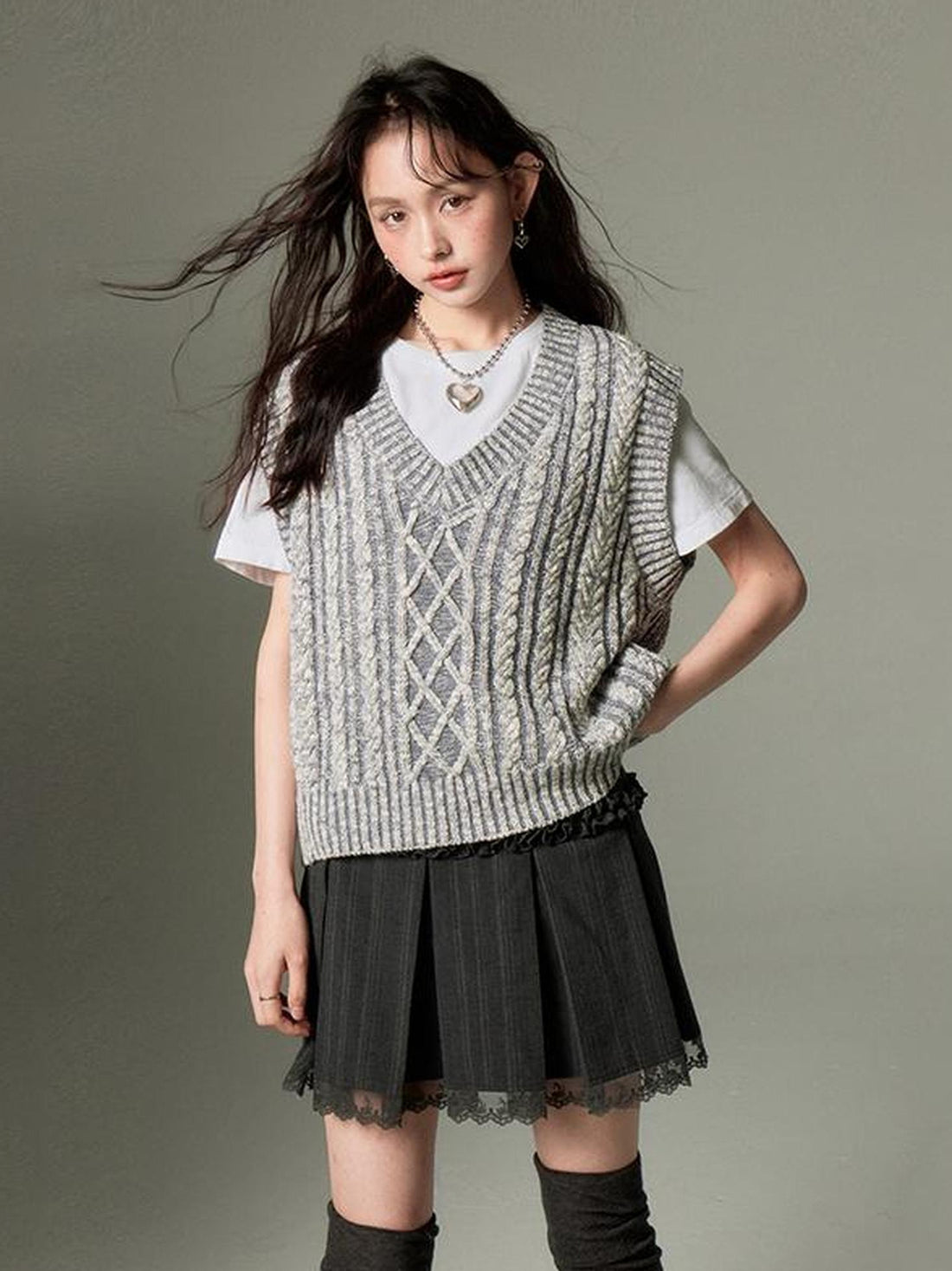 DIDDI MODA Classic Cable Knit V Neck Sweater Vest