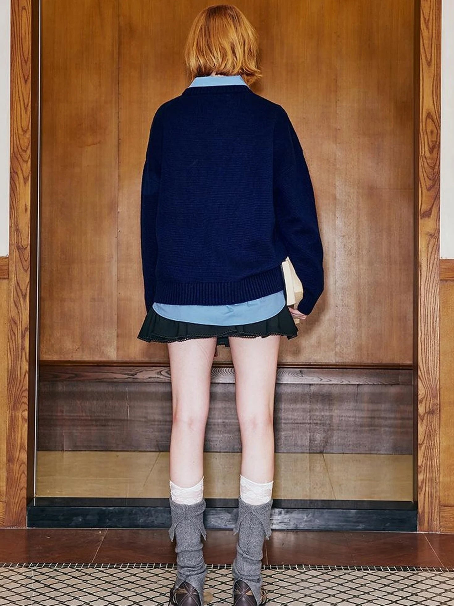 Classic Collar Knit Sweater With Bow Emblem Embroidery