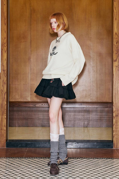 DIDDI MODA Classic Collar Knit Sweater With Bow Emblem Embroidery
