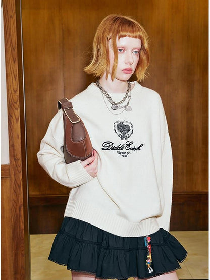 Classic Collar Knit Sweater With Bow Emblem Embroidery