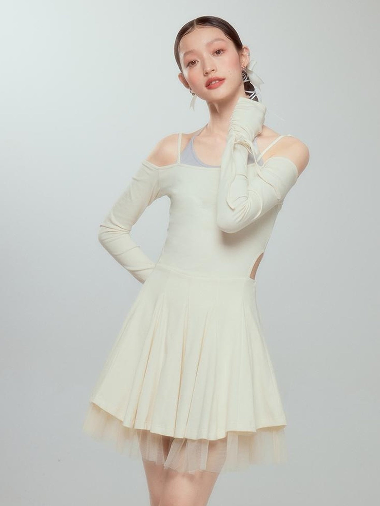 DIDDI MODA Colorblock Halter Ballet Dress With Lace Up Cutout Detail