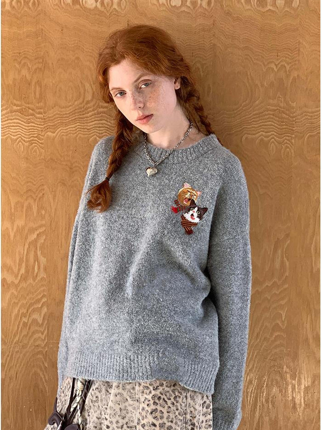 DIDDI MODA Cozy Cat Scarf Embroidery Knit Sweater