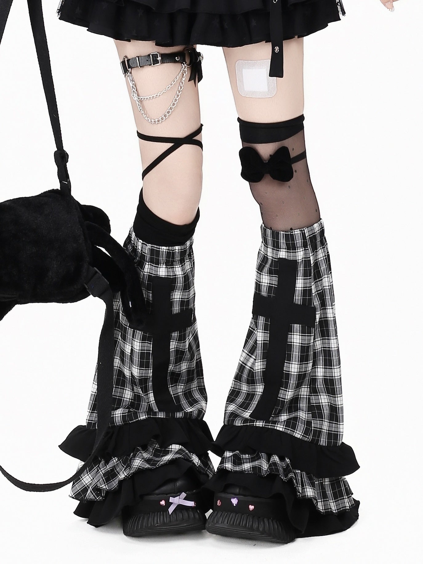 Crazy_Girl_Black_White_Check_Patchwork_Cross_Women&