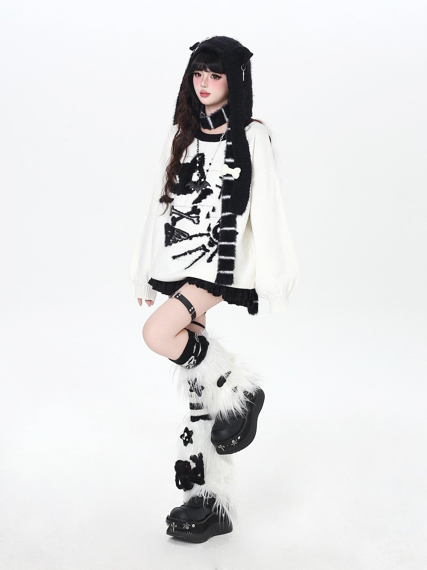 Crazy Girl Black White Kitten Oversized Round Neck Women&