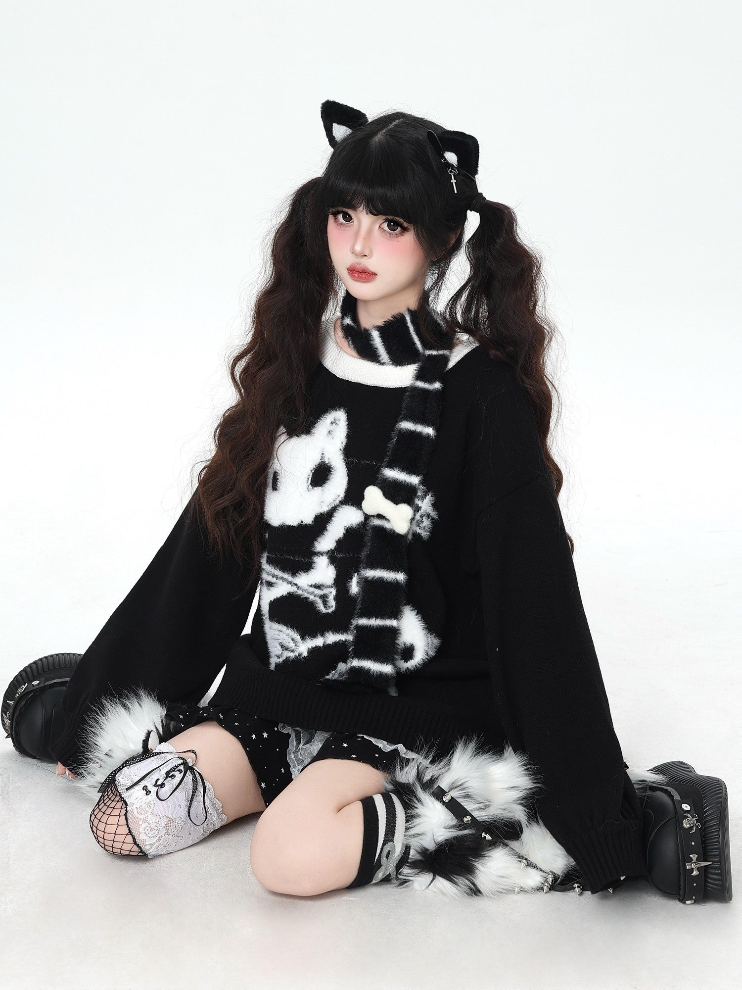 Crazy Girl Black White Kitten Oversized Round Neck Women&