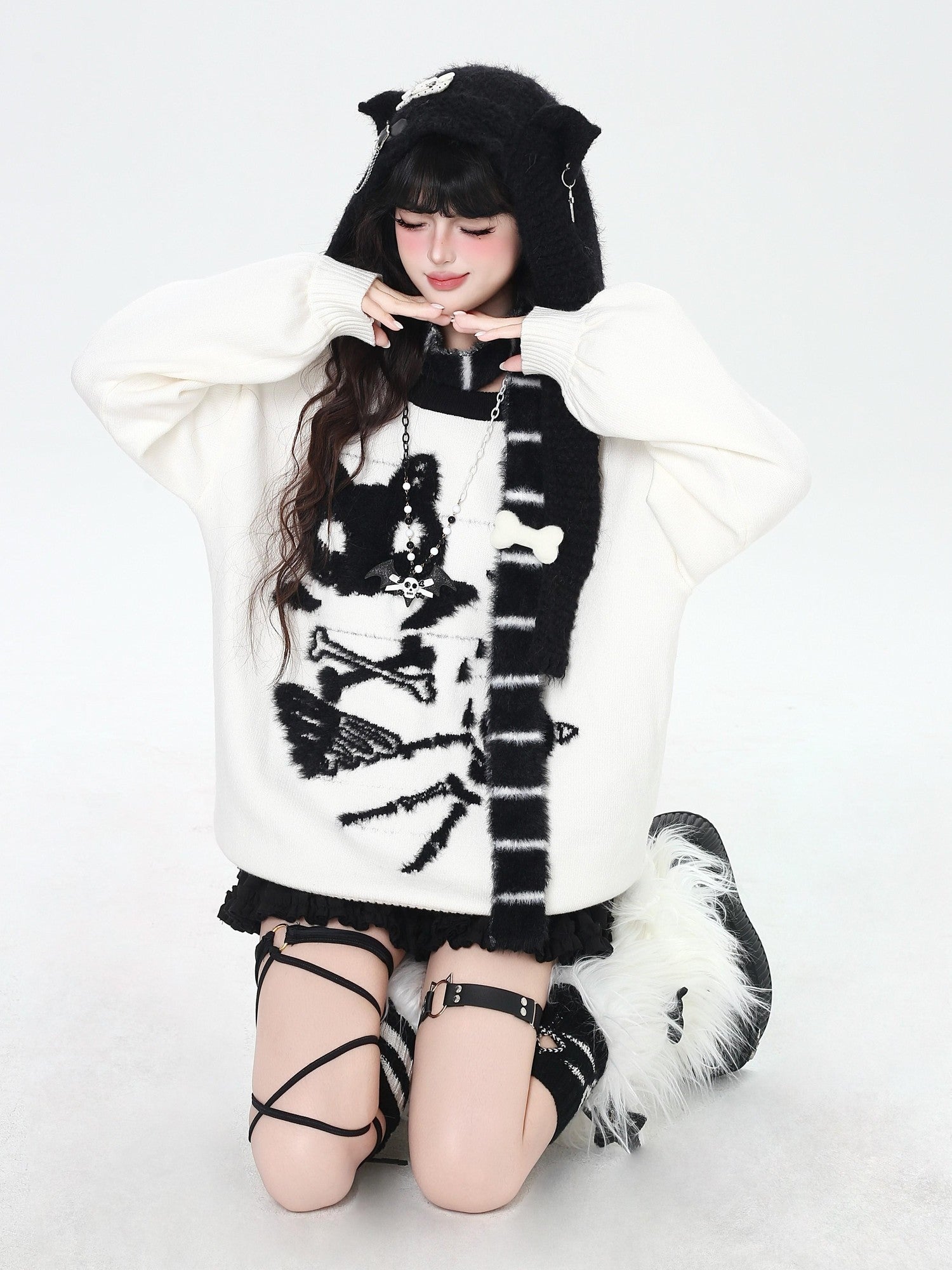 Crazy Girl Black White Kitten Oversized Round Neck Women&