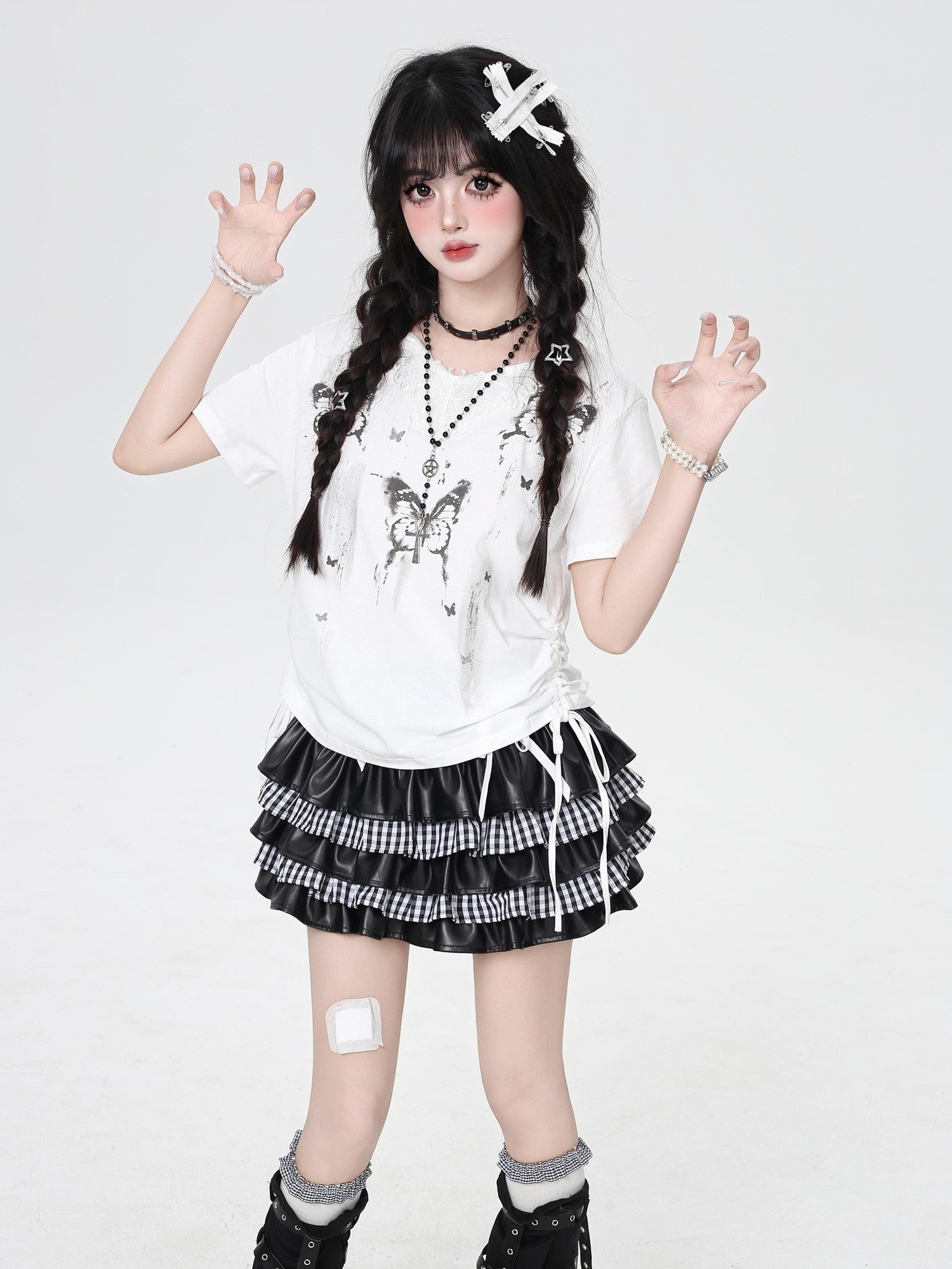 Crazy Girl Butterfly Lace Applique V-neck Cropped Slim Fit Women&
