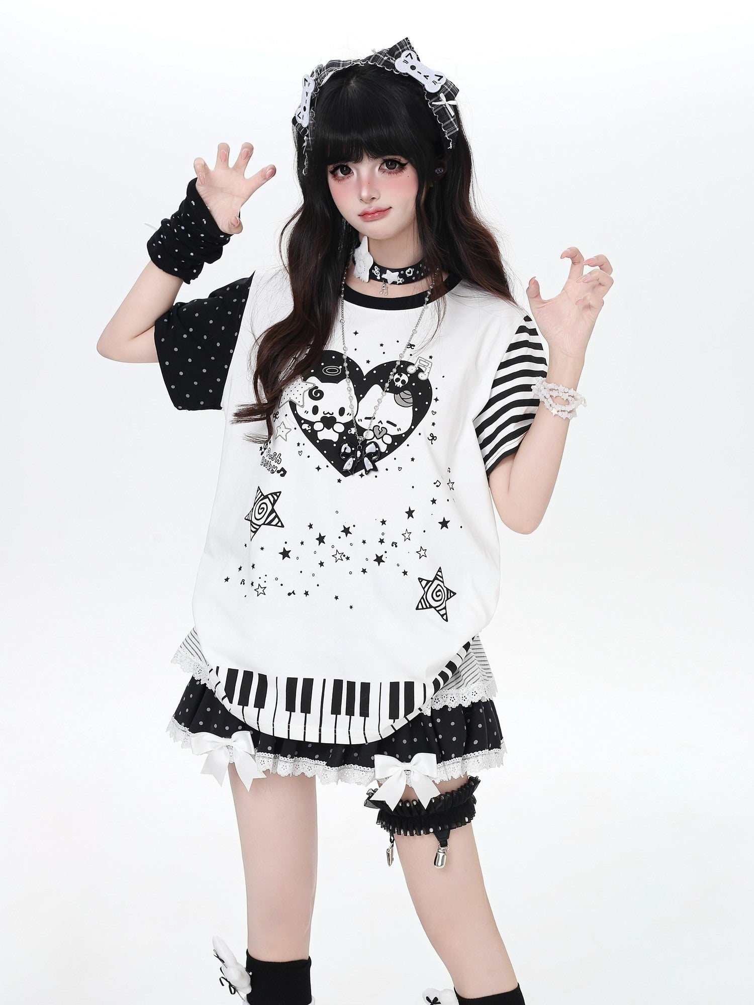 Crazy Girl Cartoon Striped Heart Print Round Neck Oversized Women&