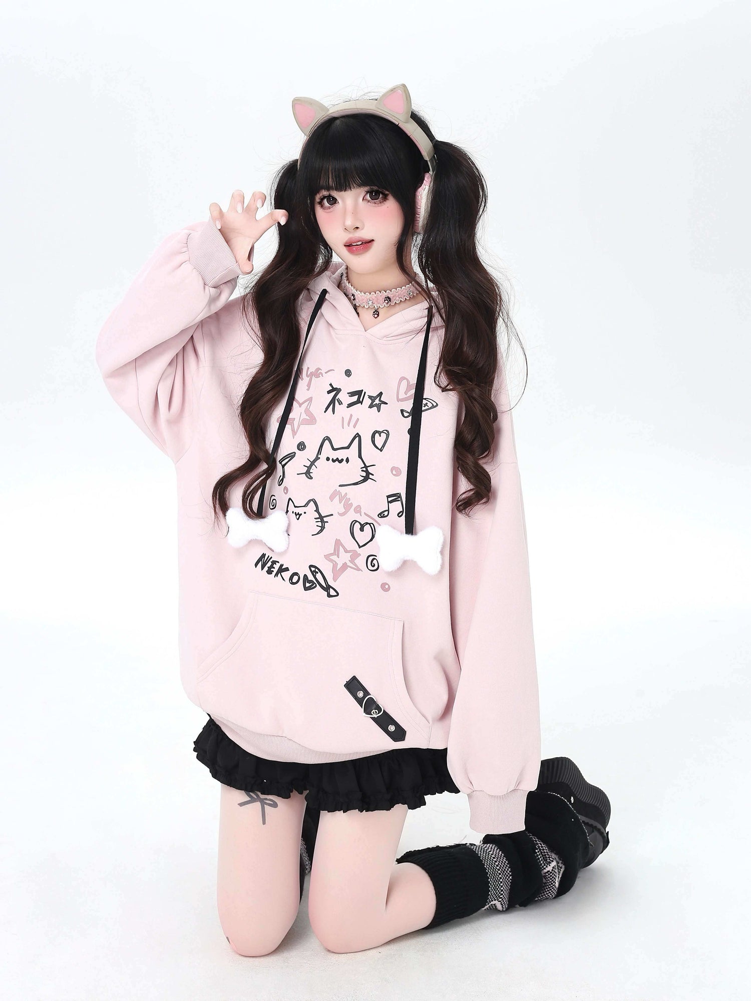 Crazy_Girl_Cat_Graffiti_Print_Bone_Drawstring_Fleece_Cropped_Loose_Women&