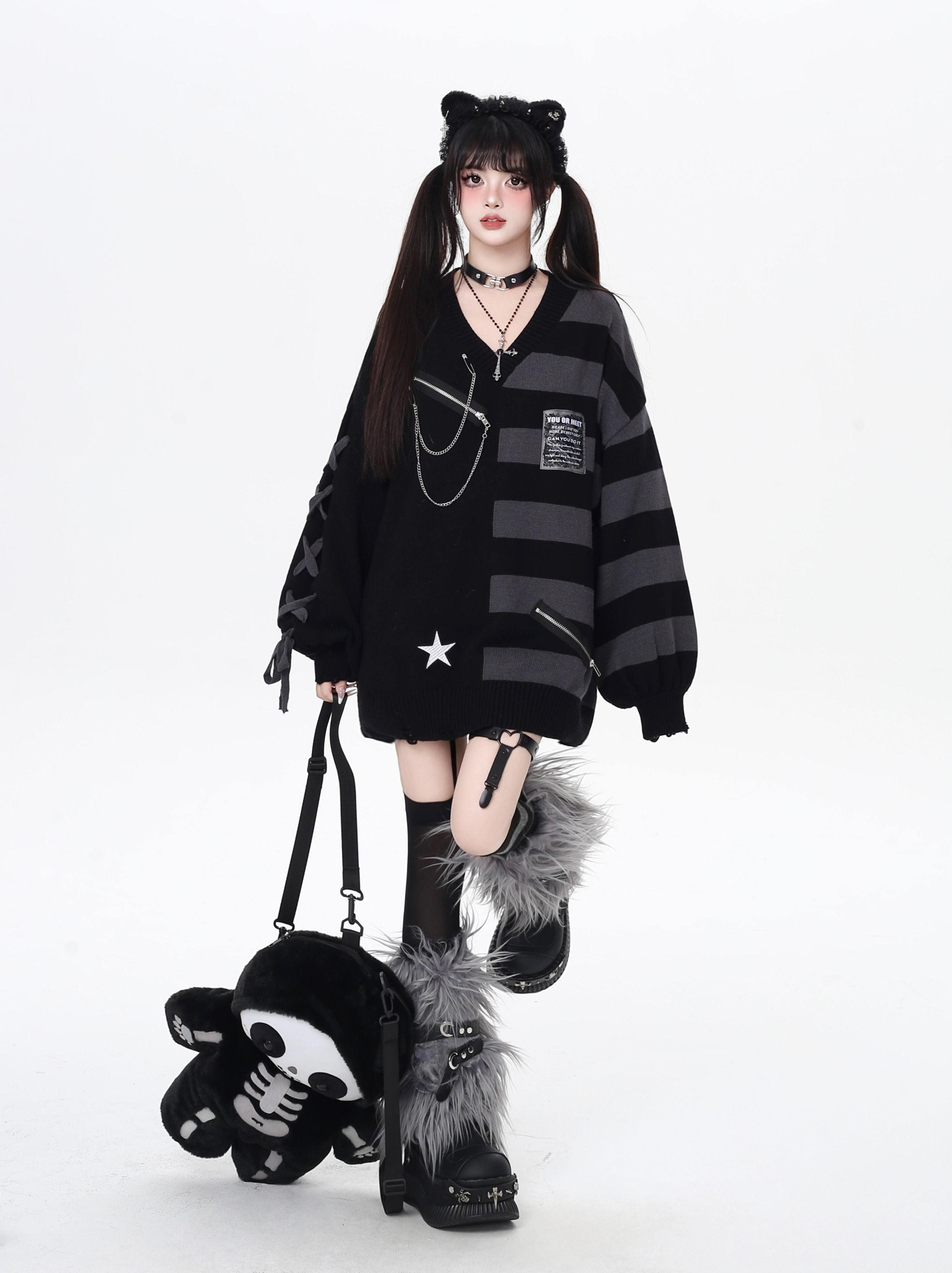 Crazy_Girl_Colorblock_Striped_V-neck_Lantern_Sleeves_Women&